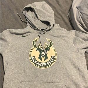 Men’s Milwaukee bucks sweatshirt